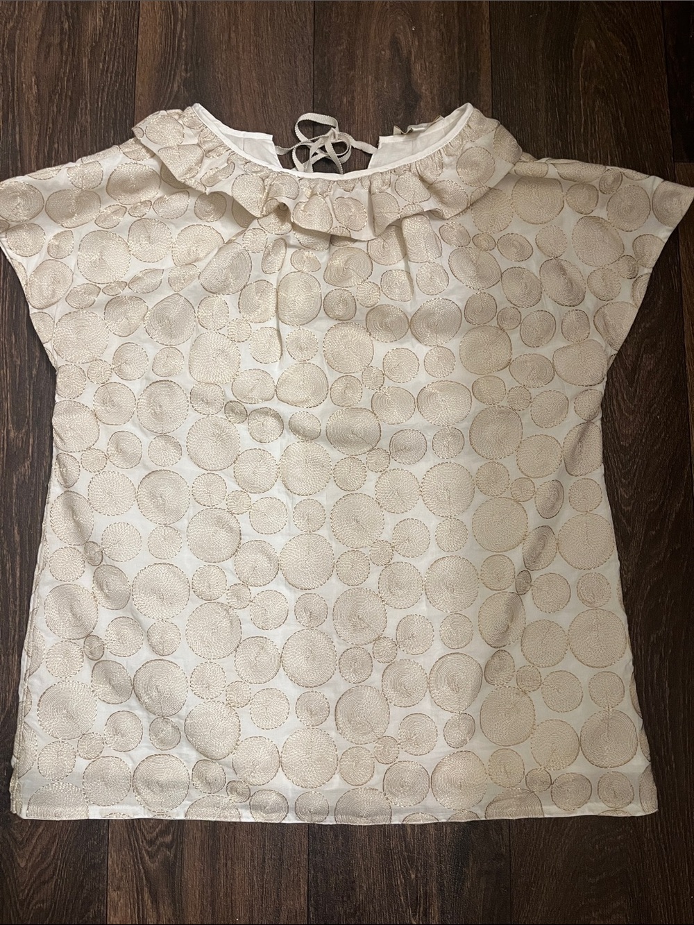 ANN MASHBURN Cream Dot-Texture Ruffle Neck Top